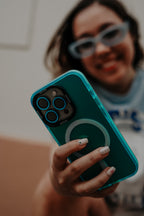 Carcasa MagSafe + Protector de cámara para iPhone Celeste
